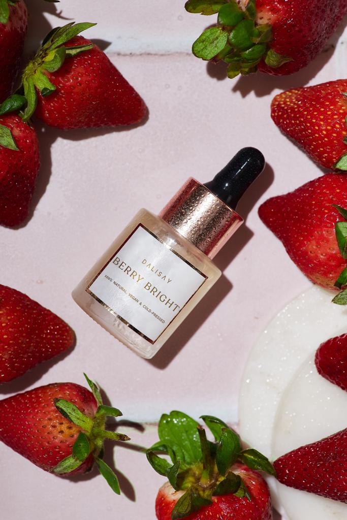 BERRY BRIGHT STRAWBERRY SERUM